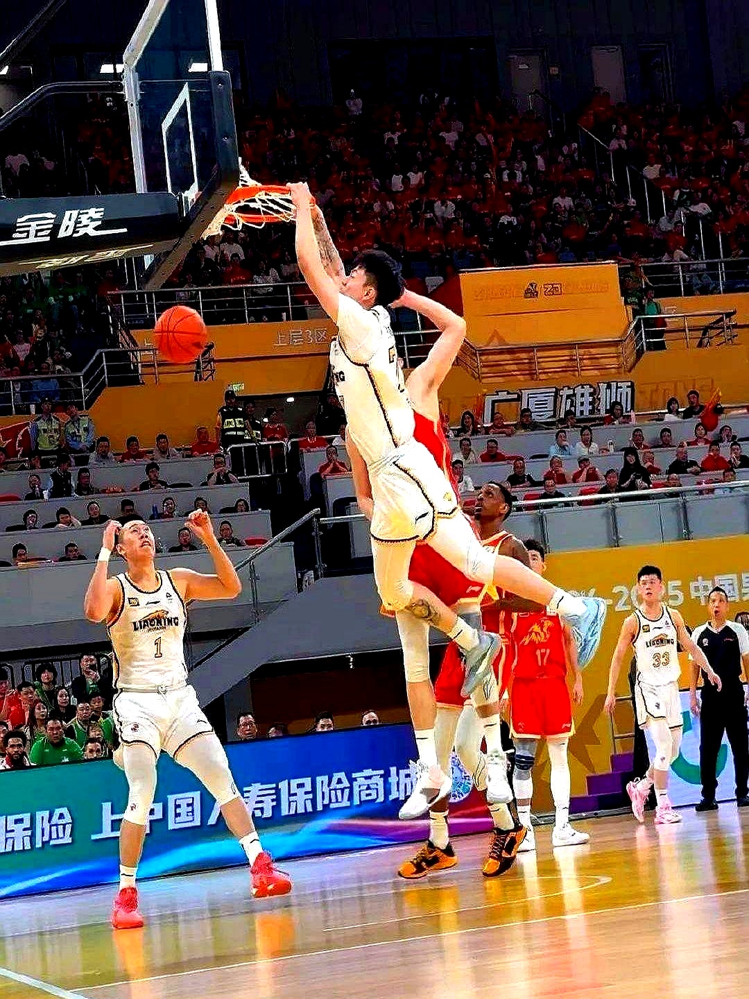 开云体育app-深圳队鏖战篮网，张镇麟高光表现的简单介绍