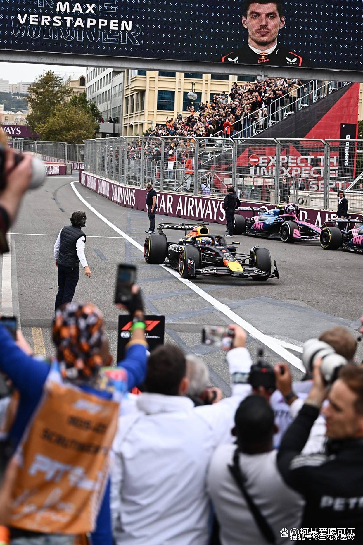 开云体育APP下载-包含梅赛德斯碾压法拉利，维斯塔潘点燃赛场的词条