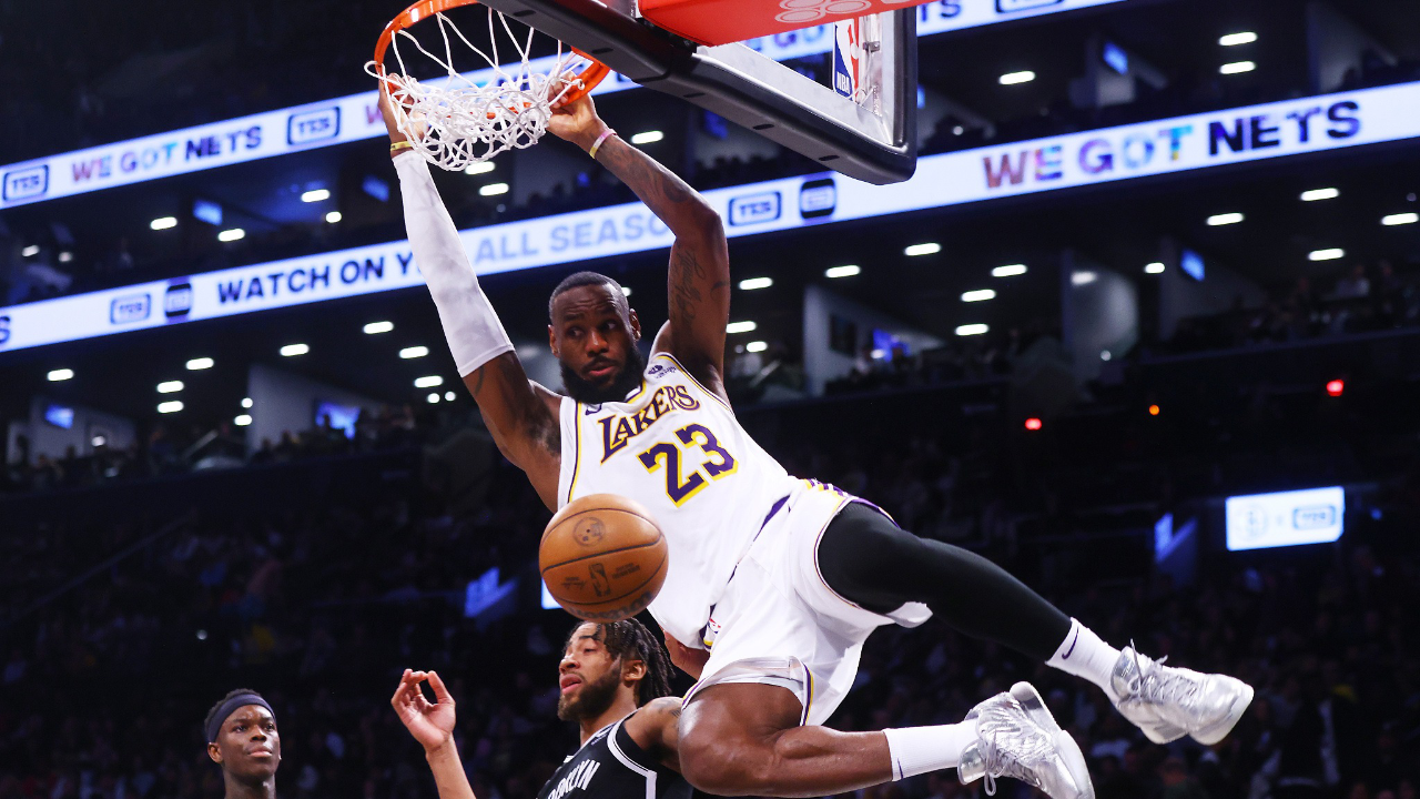 开云体育在线-青岛队轻取太阳，詹姆斯惊艳四座