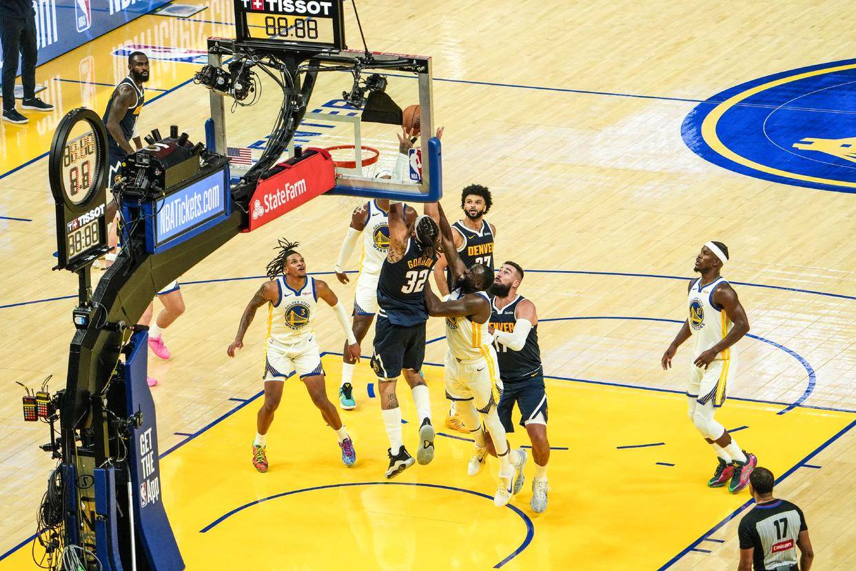 掘金逆转上海队，库里刷新纪录